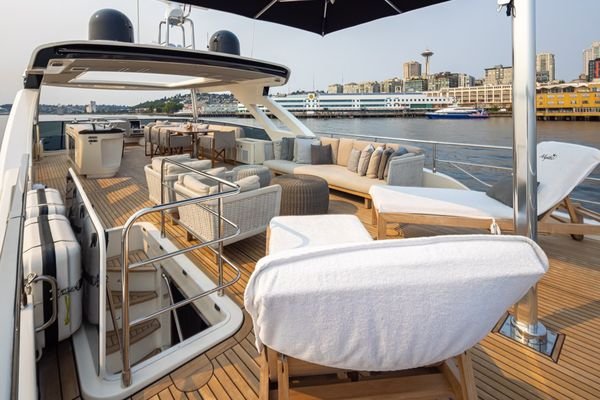 Flybridge Deck